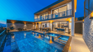Why Affluent Homeowners Are Turning to HELOCs Instead of Refinancing